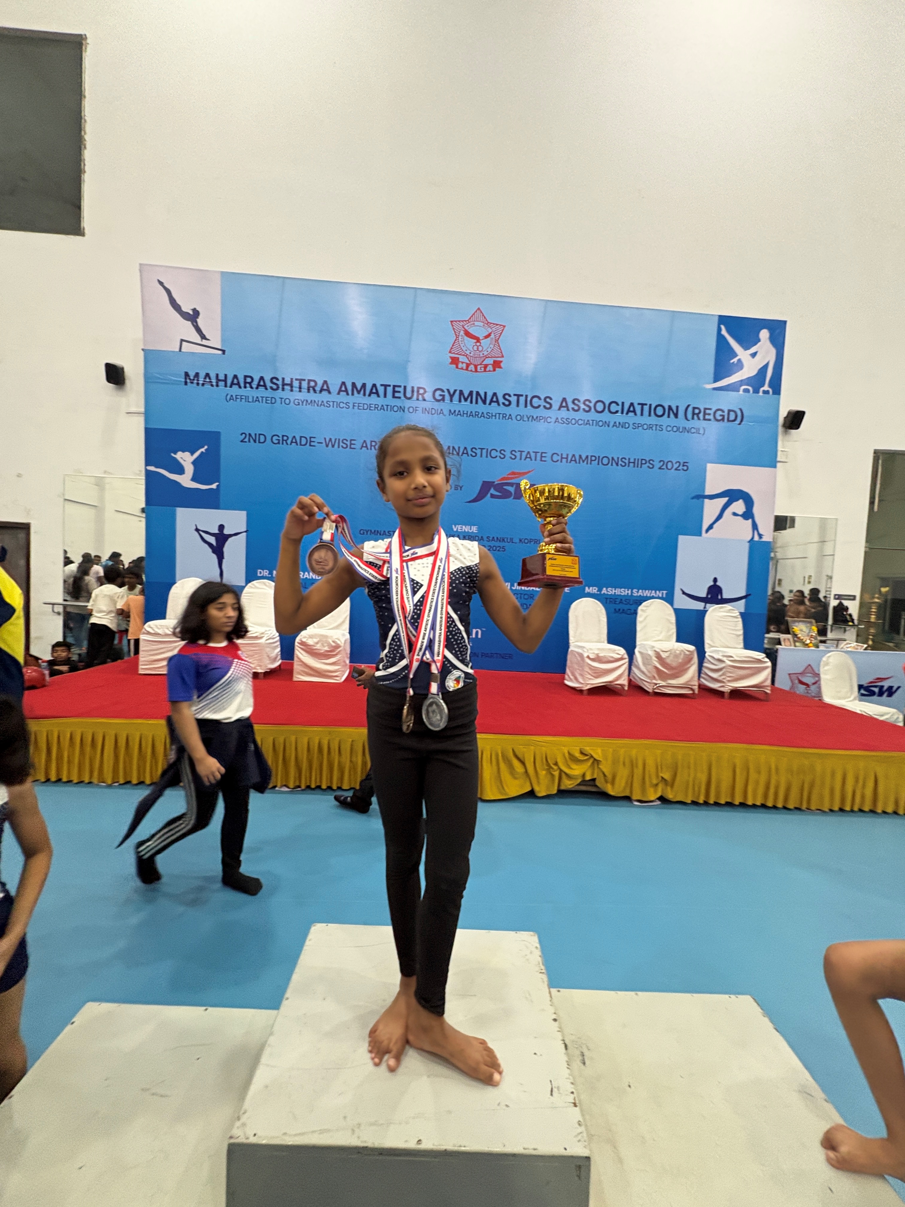 Silver, Bronze & a Top 6 Finish for Nyra!